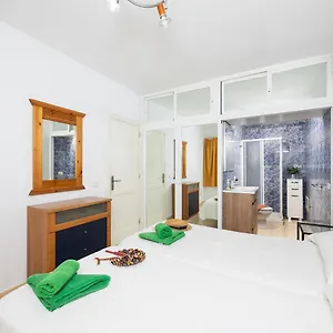 https://jardines-apartment-2.in-canary-islands.com